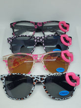 Load image into Gallery viewer, Smiling Princess (kids)